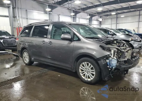 2012 Toyota Sienna Xle z USA, uszkodzony, nr VIN 5TDYK3DC8CS209488